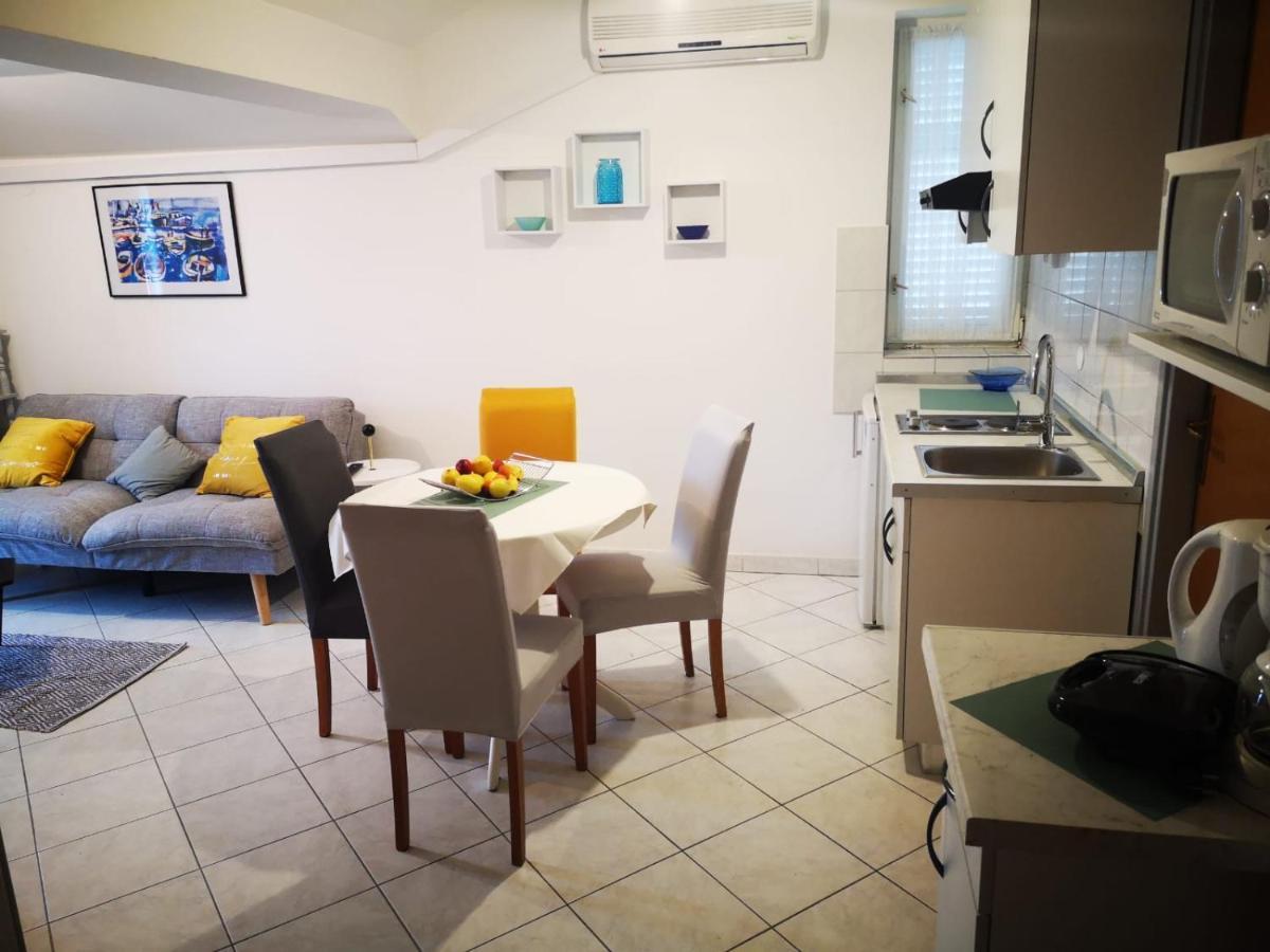 Apartments Suri Vodice Exterior foto